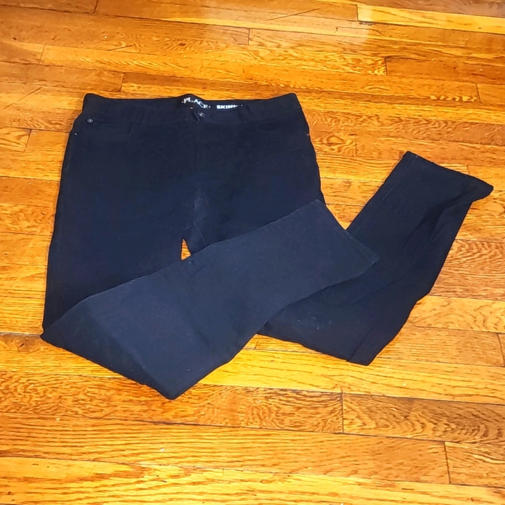 Place skinny jeans